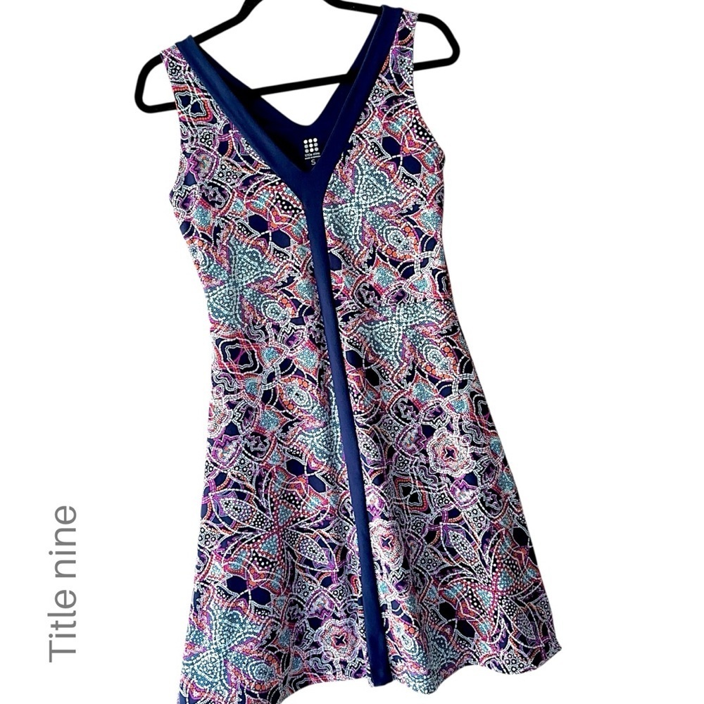 TITLE NINE | NWOT HILLARY DREAM DRESS FIT & FLARE V-NECK SLEEVELESS | SMALL